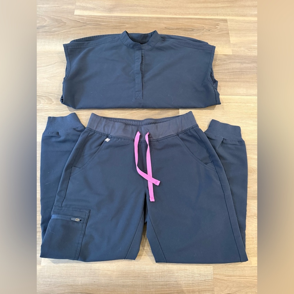 Women’s Figs Scrub Set
